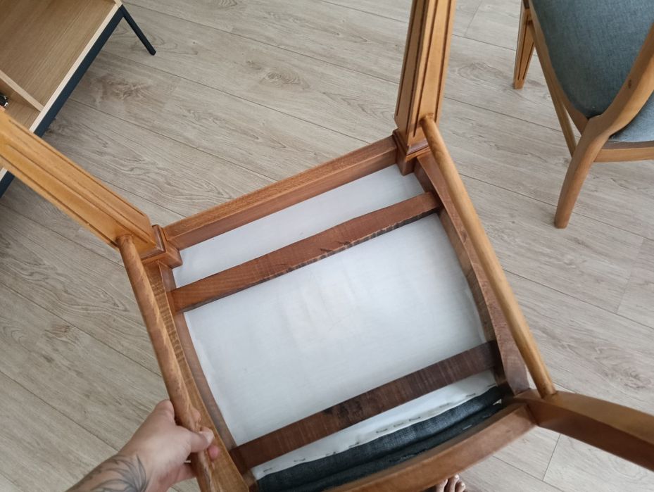 Conjunto de 4 Cadeiras Vintage Recuperadas (Estofos Novos)

Descrição: