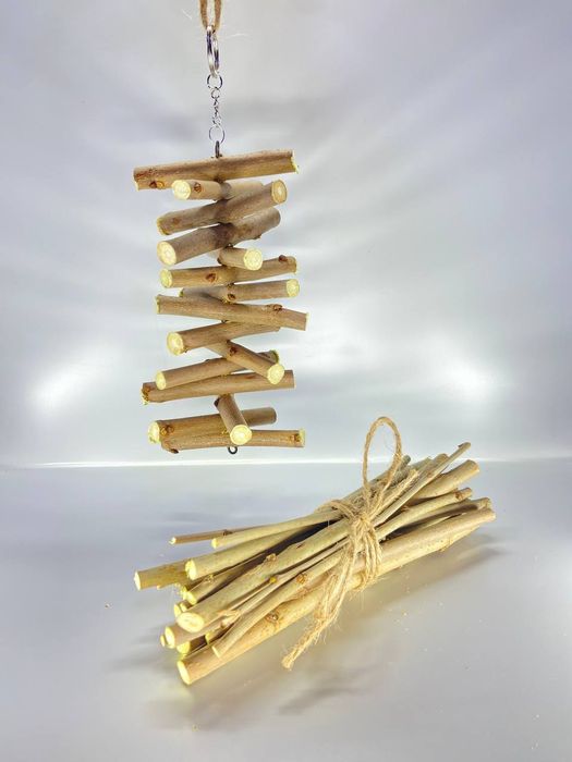 Ласощі та годівнички для папуг та гризунів. Лакомство и кормушки