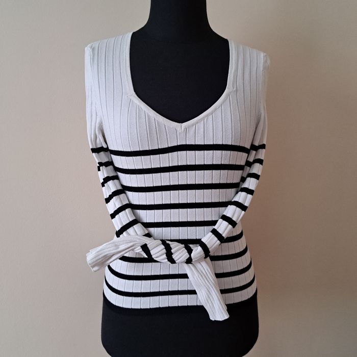 .Bluzka młodzieżowa Sinsai