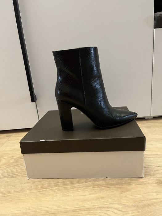 Жіночі шкіряні ботильйони Laura Busi (Made in Italy) — 39 розмір