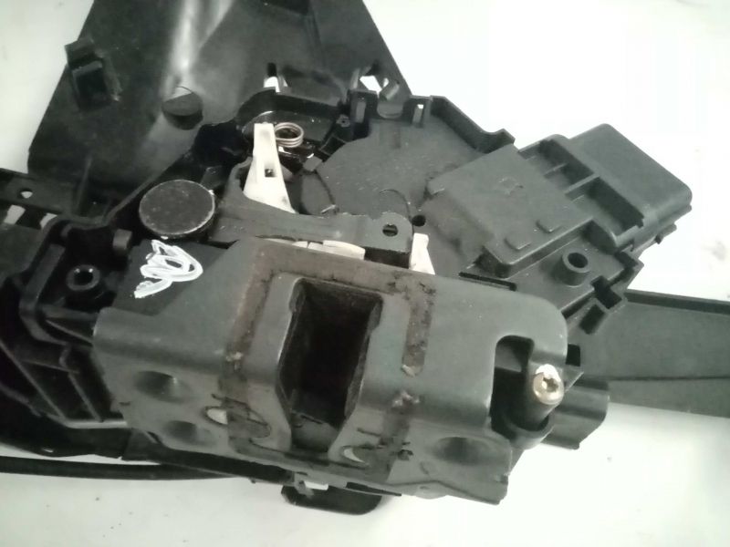 Fechadura / fecho porta frente esquerdo FORD Focus II Carrinha (DA_)