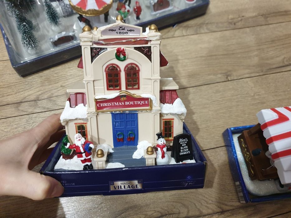 Новорічний декор будинок Санти ваза