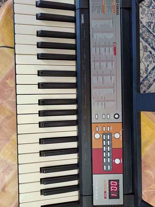 Teclado portátil PSR F50 Yamaha original como novo