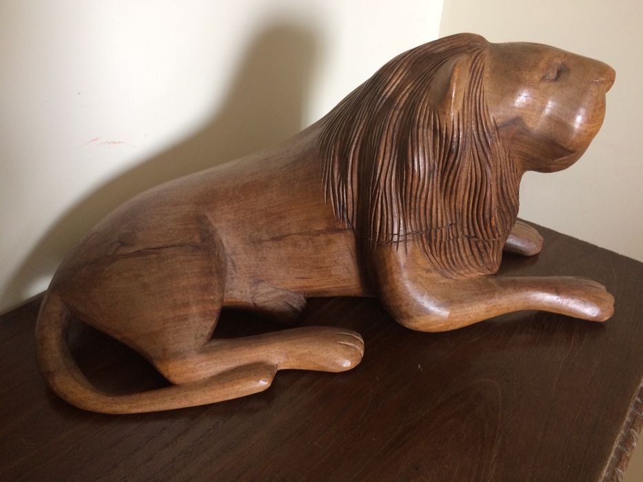 Animais e guarda joias de madeira trabalhada. Artigos unicos
