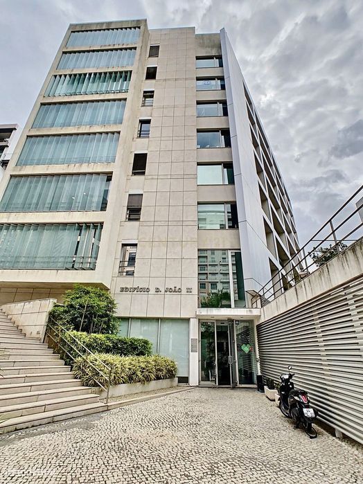 Escritório com 236m2 - Edifício D. João II - Parque das Nações - Lisbo