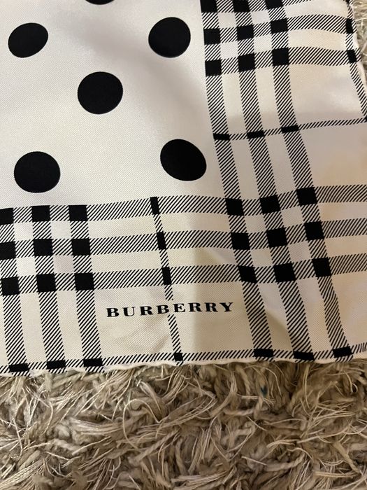 Шовкова хустина Burberry