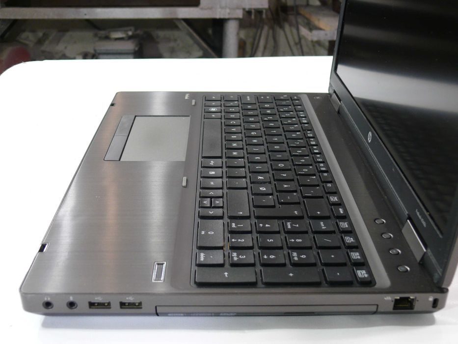 HP 6560,SSD 240 GB/8 G RAM/ mat. 1600x900, Core i3