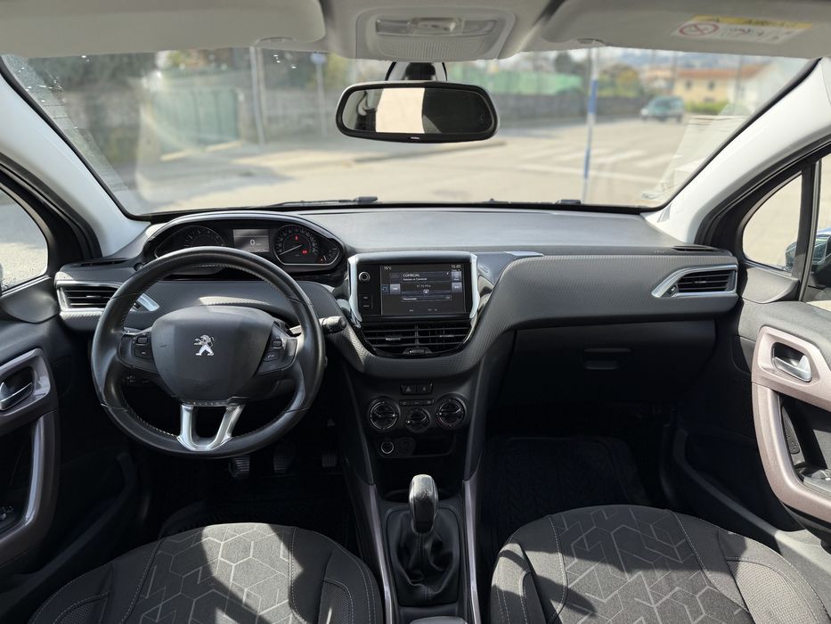 Peugeot 2008 1.2vti