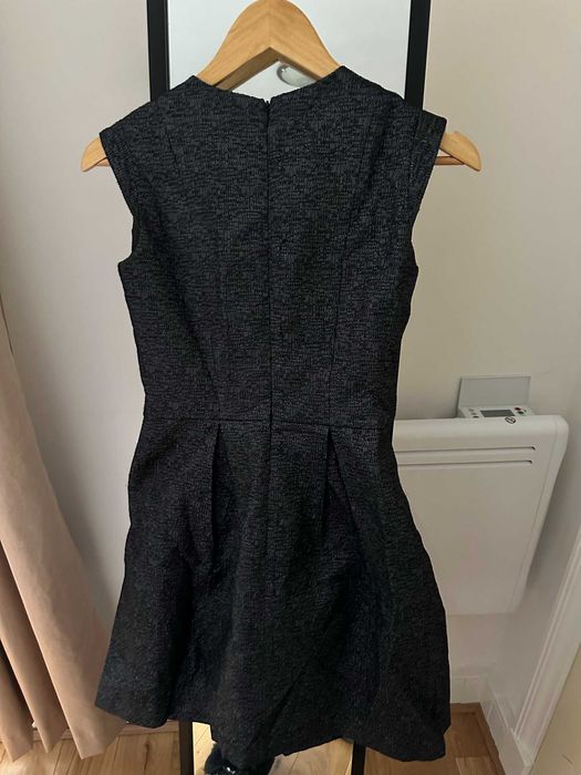 Sukienka koktailowa Reserved