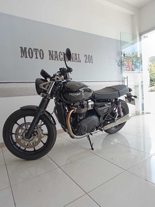 Triumph Street Twin 900cc semi nova apenas 9800KL