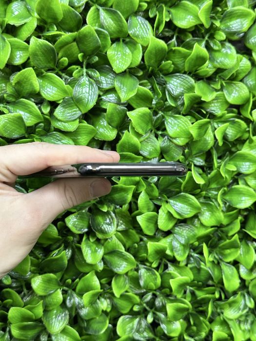 iPhone 11 Pro Max 64 gb акб 84% neverlock телефон айфон чорний