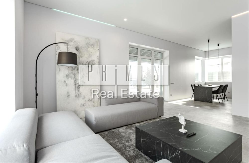 Будинок з топовою ділянкою в Лісниках повністю готовий до заселення.