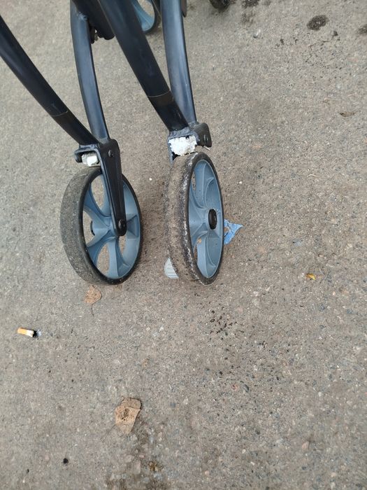 Продам  б у ходуны для инвалидов