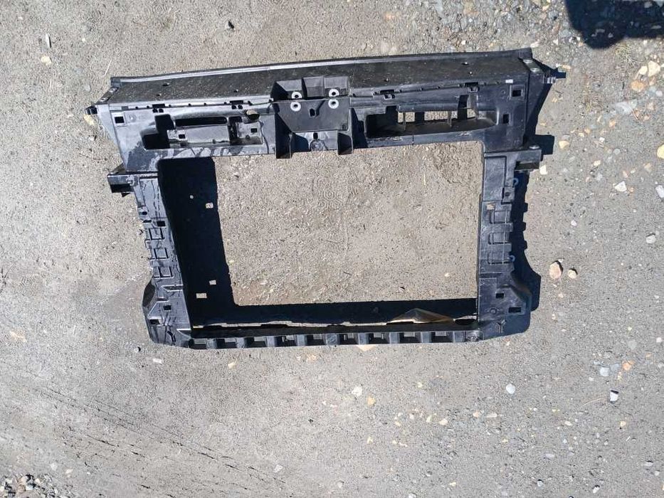 Pas przedni VW Touran CADDY III 2010-2015 OEM 1T0 805 588 AF
