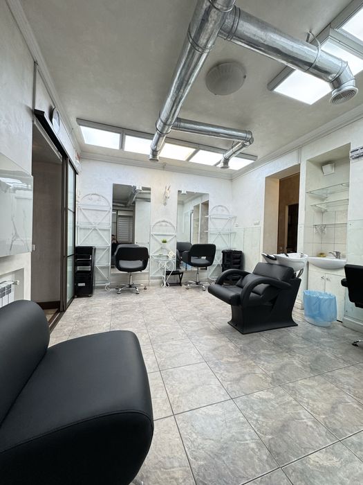 Продам приміщення салон краси, центр міста, 95 квартал, 78 м.кв