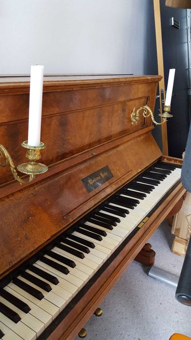 pianino zabytkowe brodrene hals