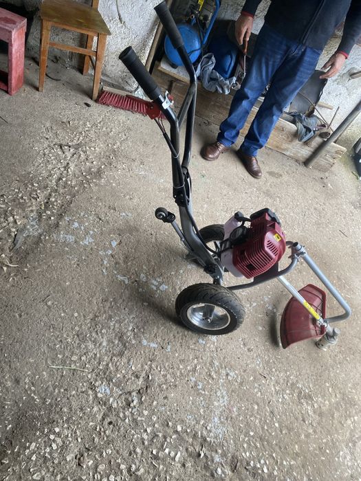 Roçadora com rodas 52cm3