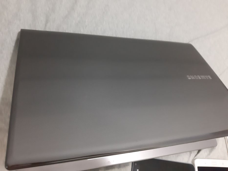Pakiet samsung tablet telefon laptop
