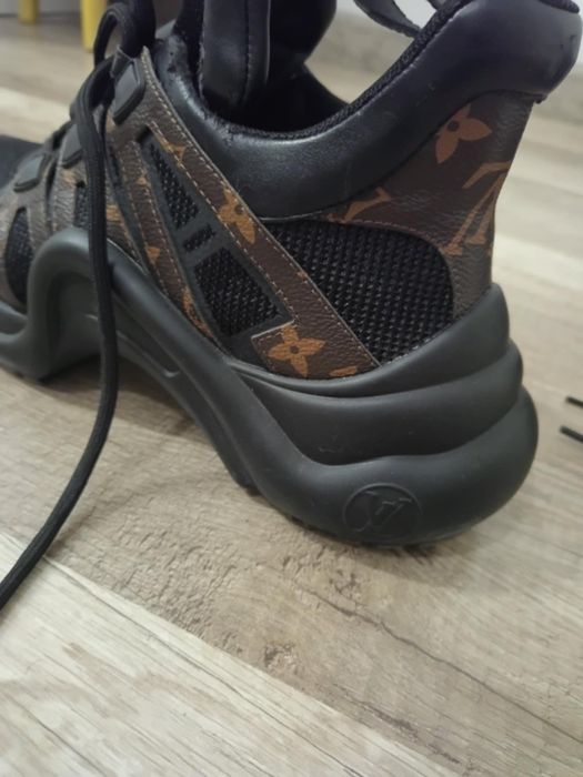 Buty damskie Louis Vuitton.