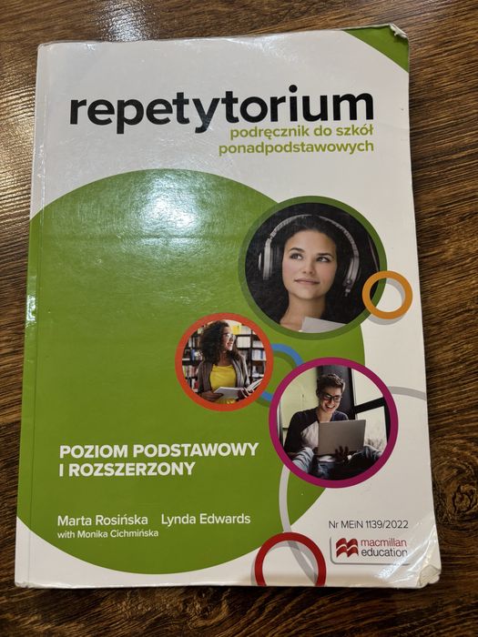 Repetytorium podręcznik do szkół ponadpodstawowych.