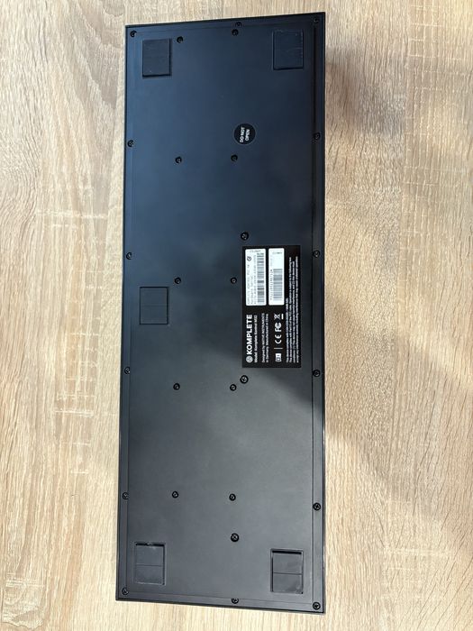 Midi-клавиатура Native Instruments Komplete Kontrol M32