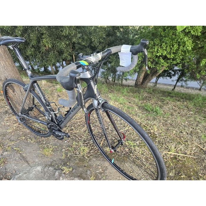 Trek de carbono com dura ace di2