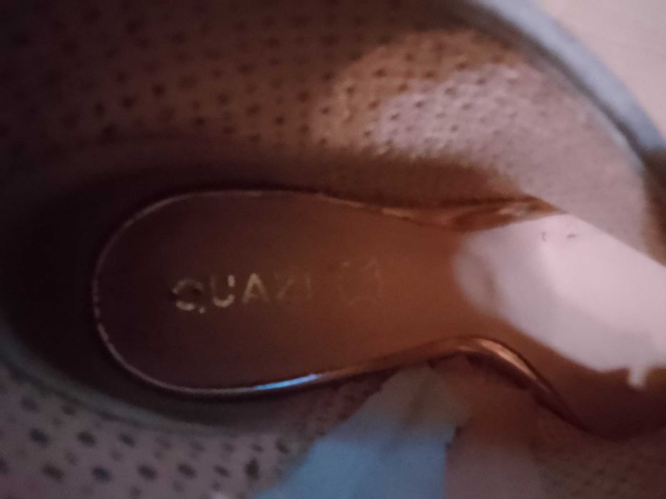 Buty na obcasie Quazi