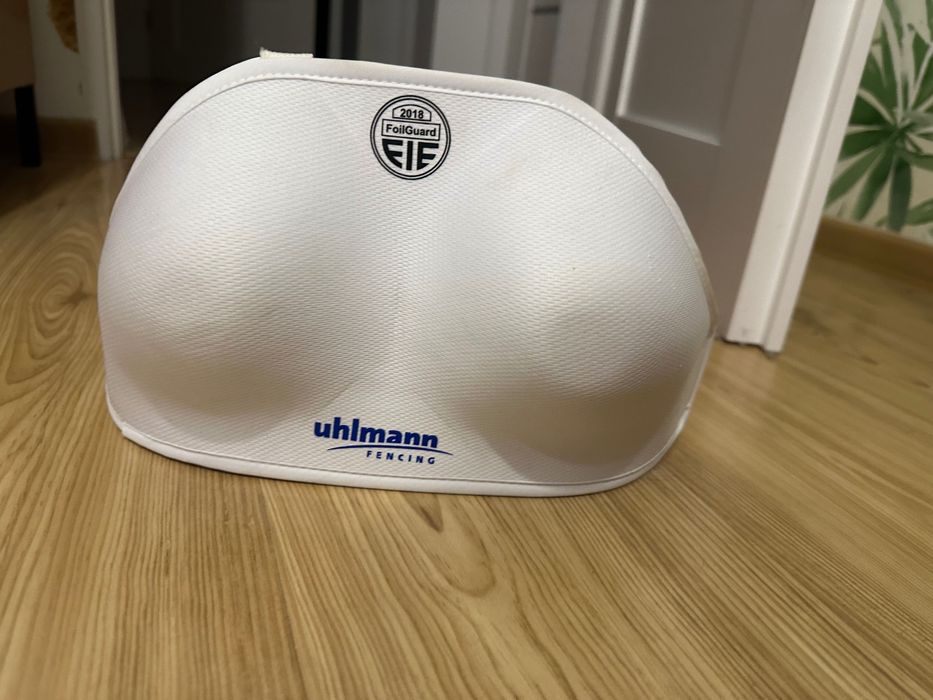 Ochraniacz na biust do sportu