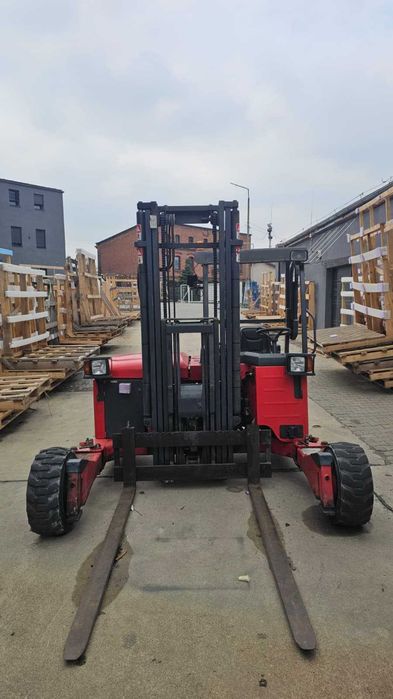 Podwieszany wózek widłowy Moffett M20.3