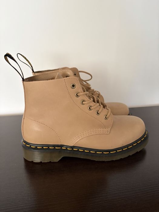 Buty Dr. Martens Carrara 41 unisex