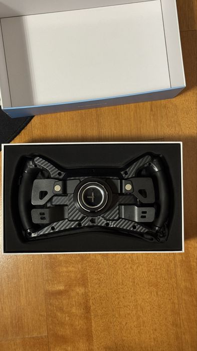 Moza R9 + Volante Moza KS + Pedais Fanatec CSL LC