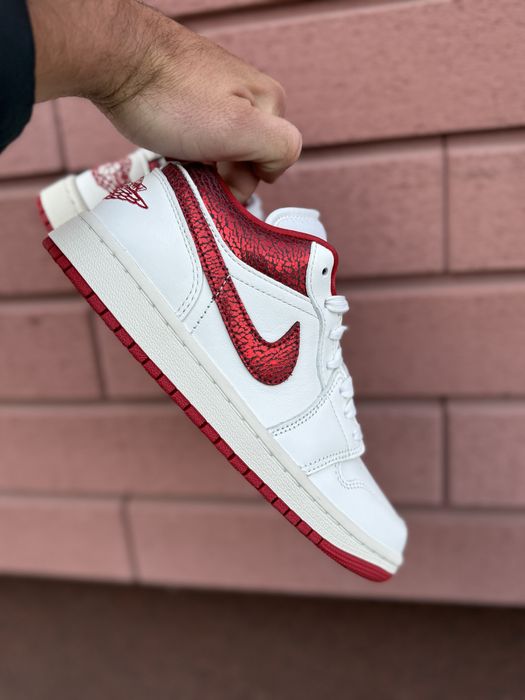 Жіночі кросівки Nike Air Jordan 1 Low Оригінал (38, 40 розміри) HJ9338-106