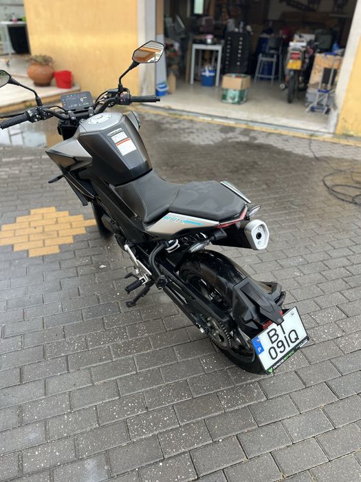 Cf moto 125 nk .