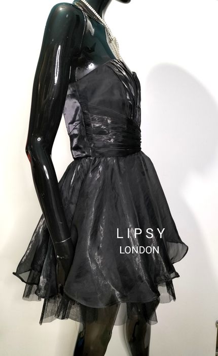 Lipsy London czarna sukienka bez ramiączek z rozkloszowanym dołem