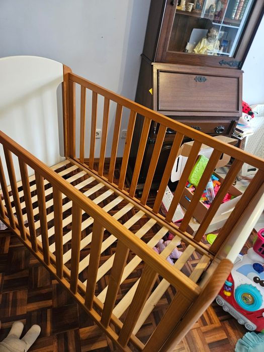 Berço de madeira de bebe