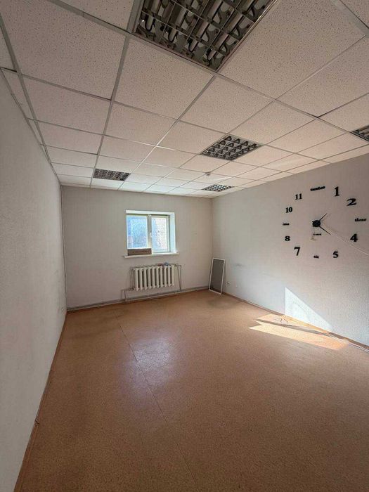 Здам офіс біля метро Площа Конституції
