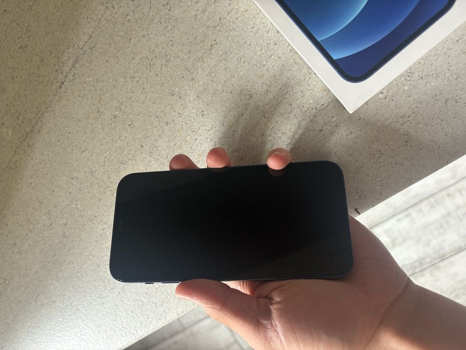 iphone 12 niebieski