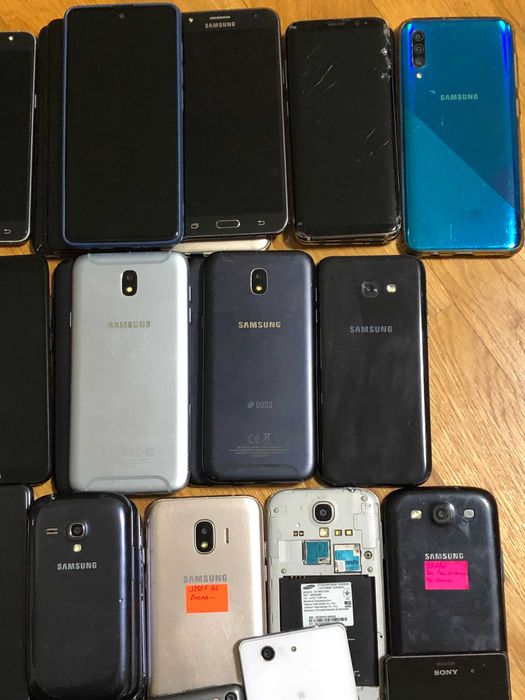 Продам лот мобільних телефонів на запчастини