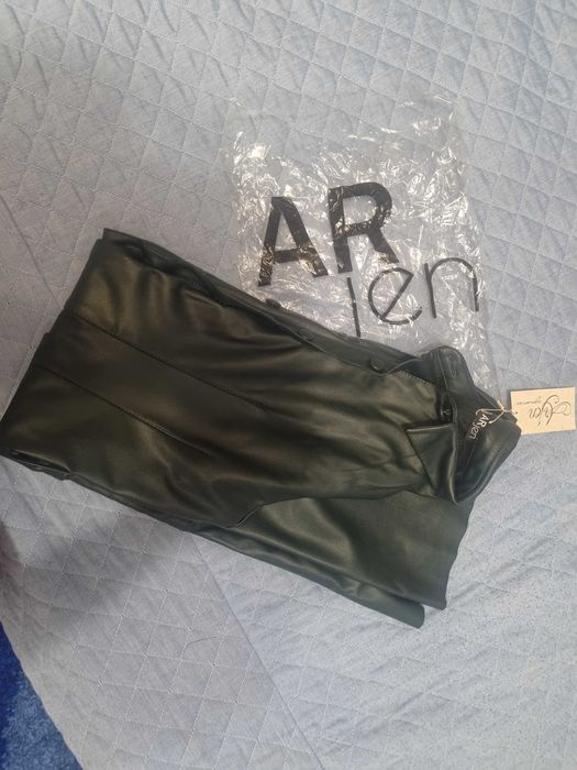 Продам сукню кожзам