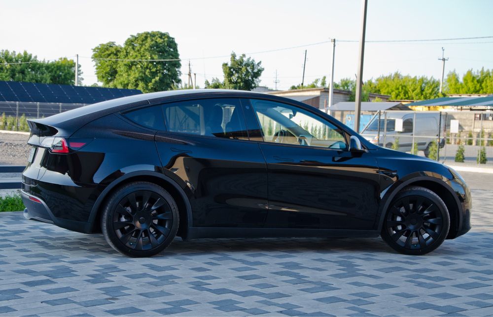 Продам Tesla Model Y