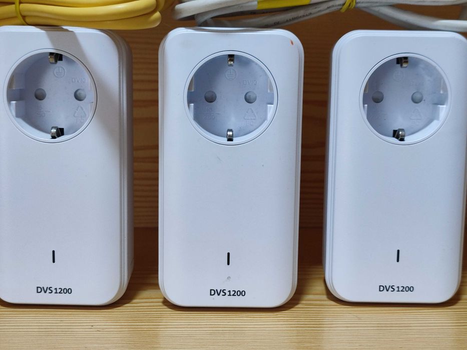 3x Powerline 1200 DVS ( Devolo) MT2791