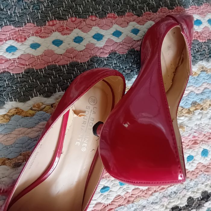 Buty 38 czerwone lakierki skóra