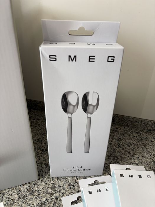 Conjunto talheres e bloco SMEG