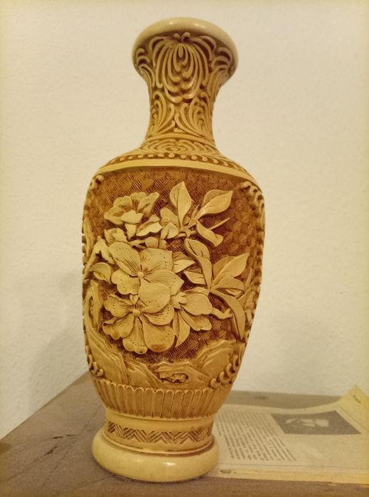 Китайская резная  ваза