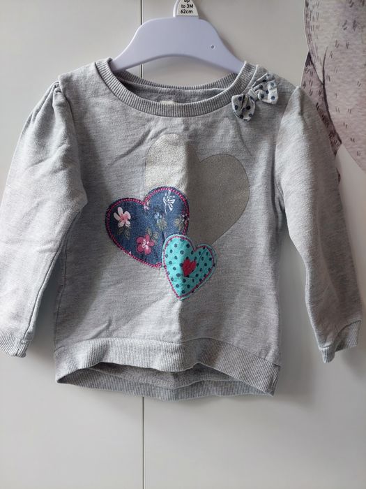 Bluza z serduszkami marki BHS rozmiar 80