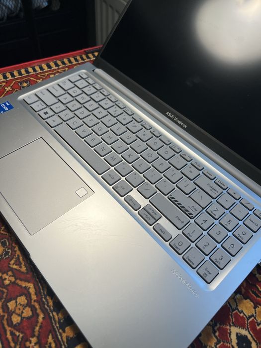 Laptop   Asus Vivobook 15