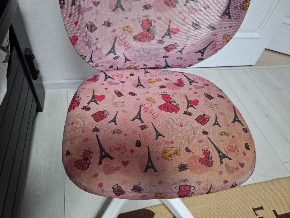 Продається крісло на колесах рожево-біле