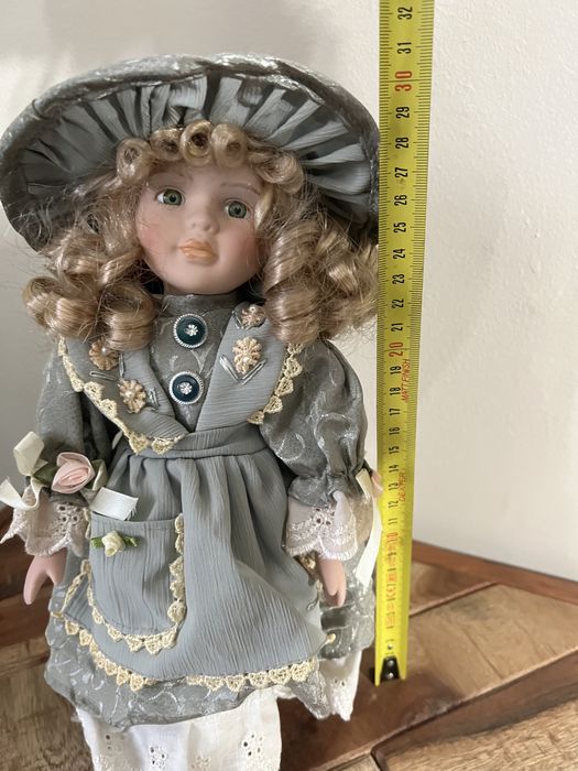 Lalka porcelanowa