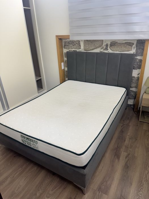 Cama de casal com colchao