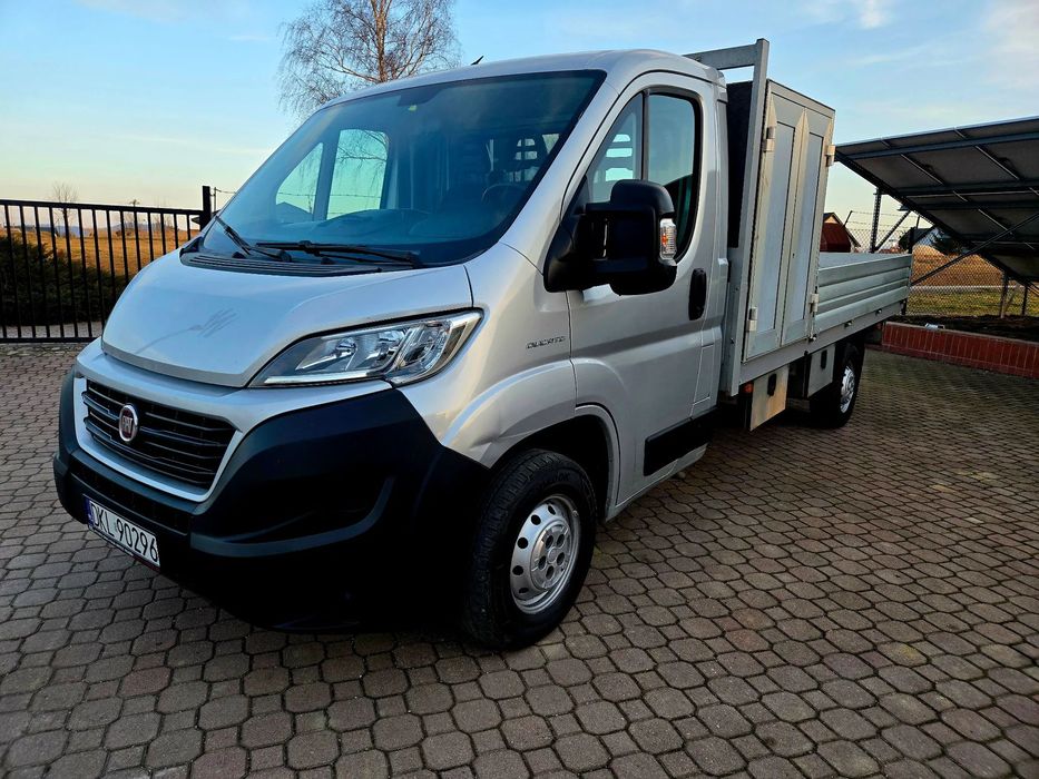 Fiat Ducato 2.3 150 koni  2.3 M Jet 150 koni długa paka duże zamykane skrzynki